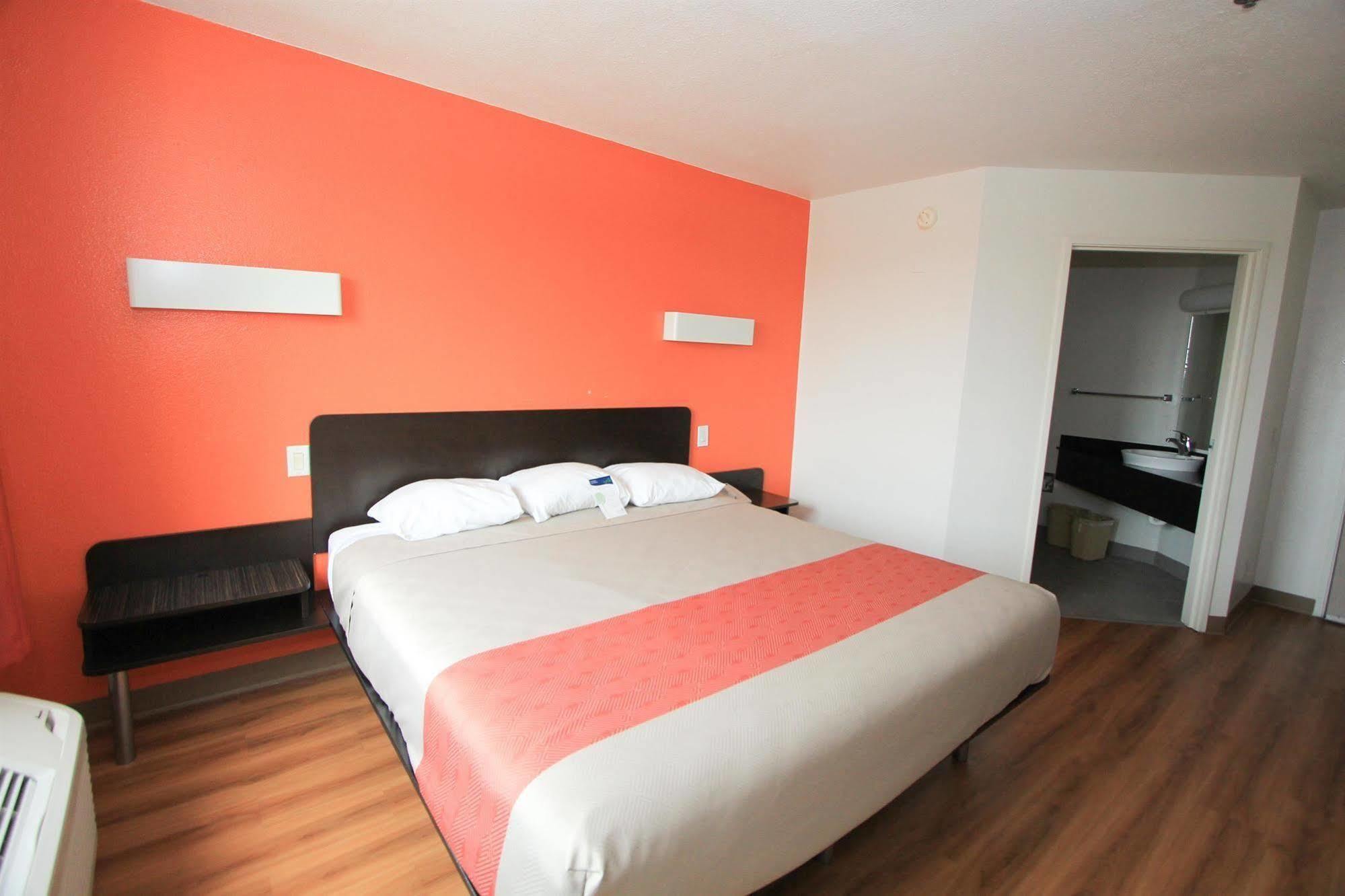 Motel 6-San Antonio, Tx - Downtown - Alamo Dome Esterno foto