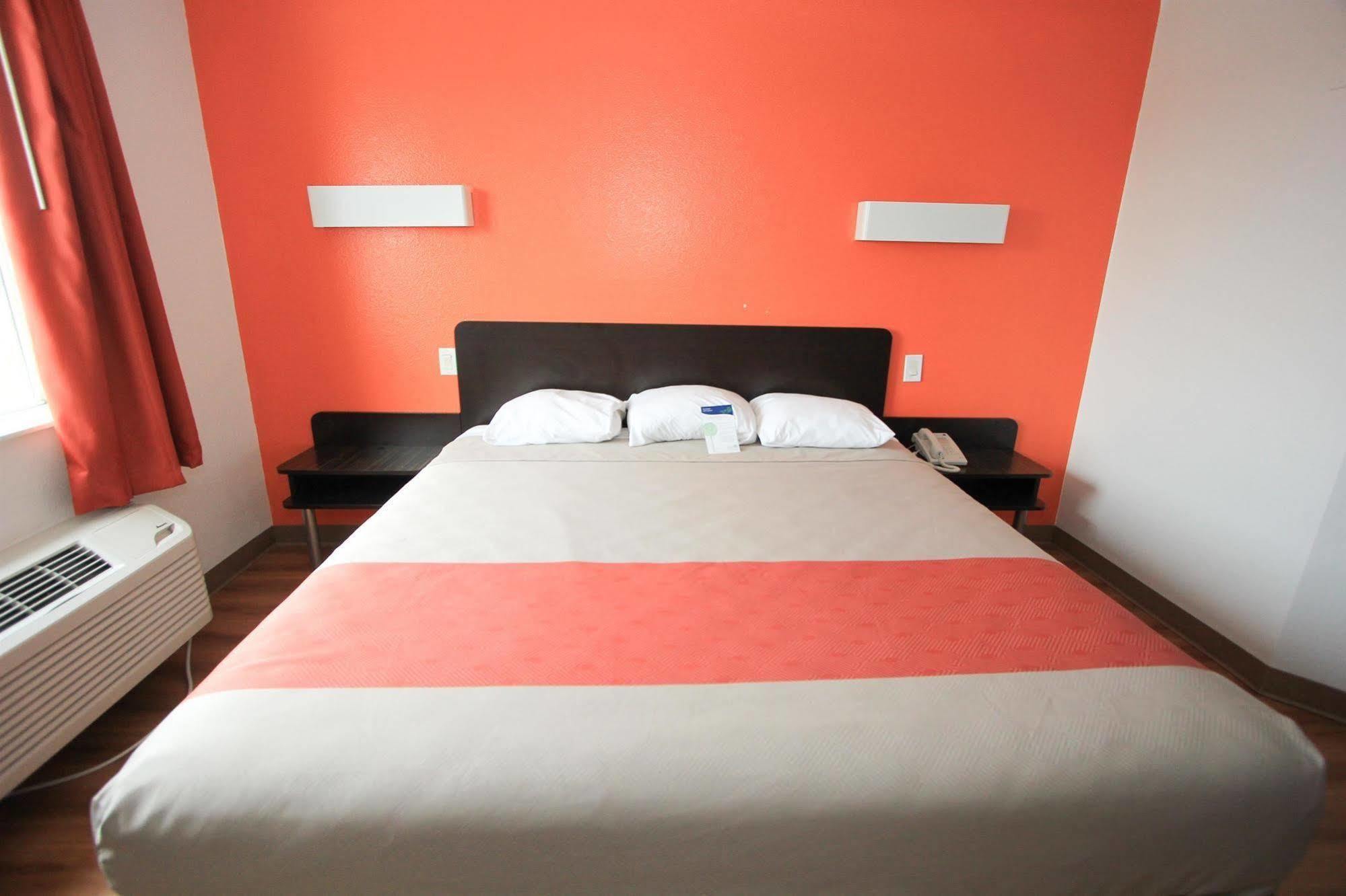 Motel 6-San Antonio, Tx - Downtown - Alamo Dome Esterno foto