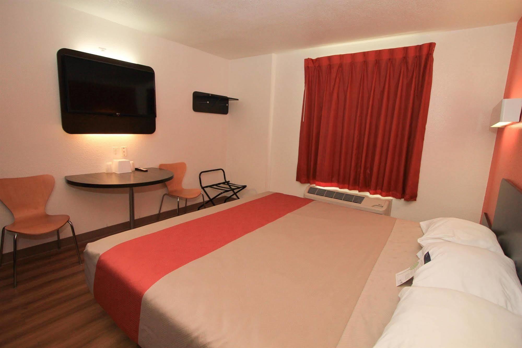 Motel 6-San Antonio, Tx - Downtown - Alamo Dome Esterno foto