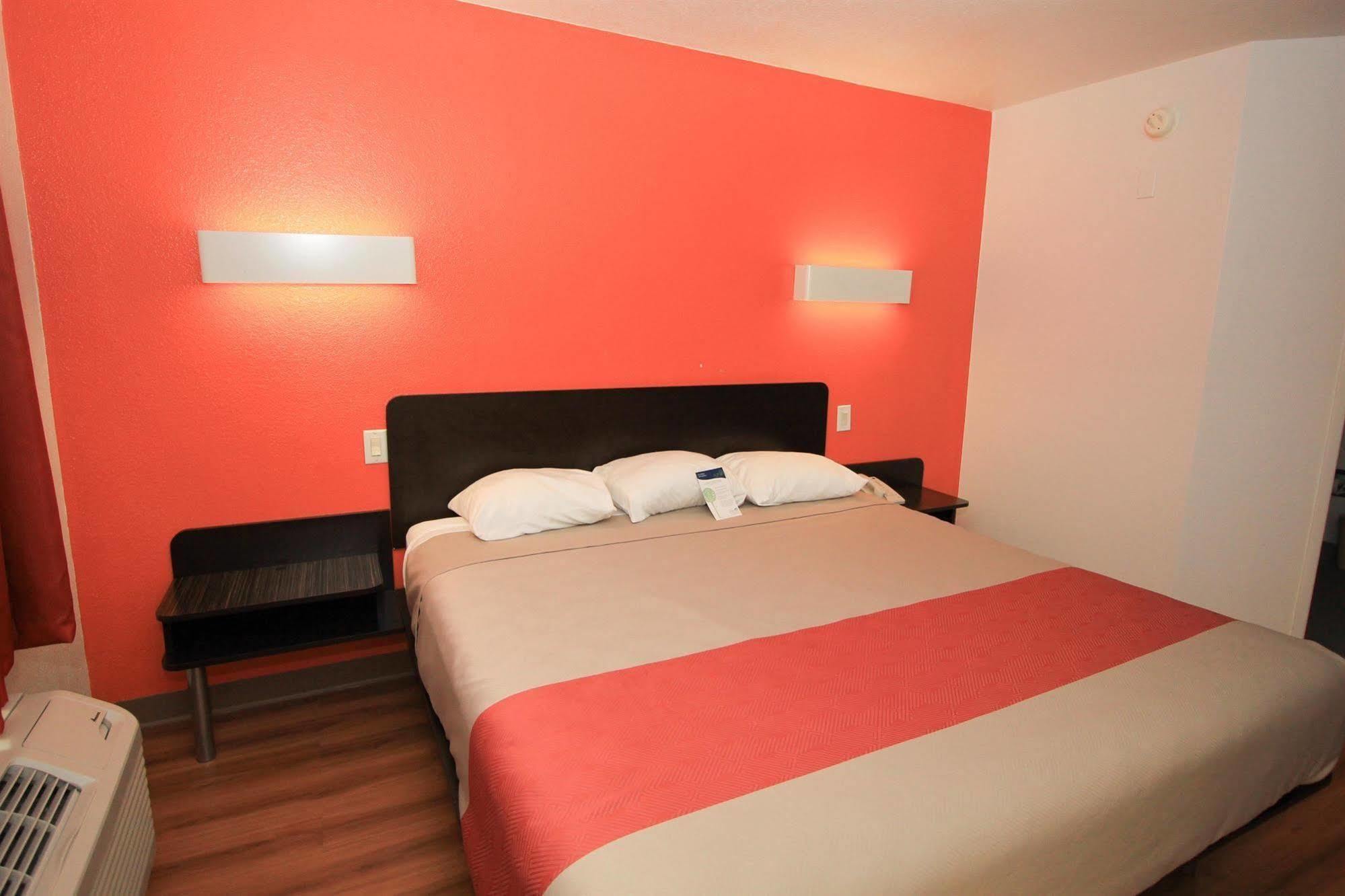 Motel 6-San Antonio, Tx - Downtown - Alamo Dome Esterno foto